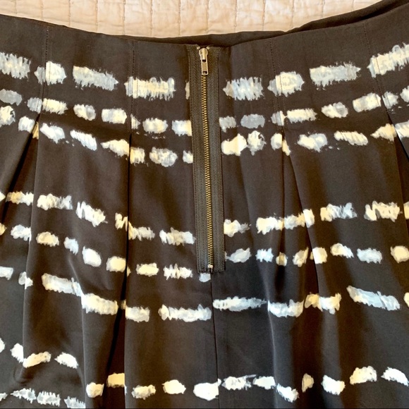 Cute Patterned skirt from Simply Vera Wang - 16 - Picture 5 of 5